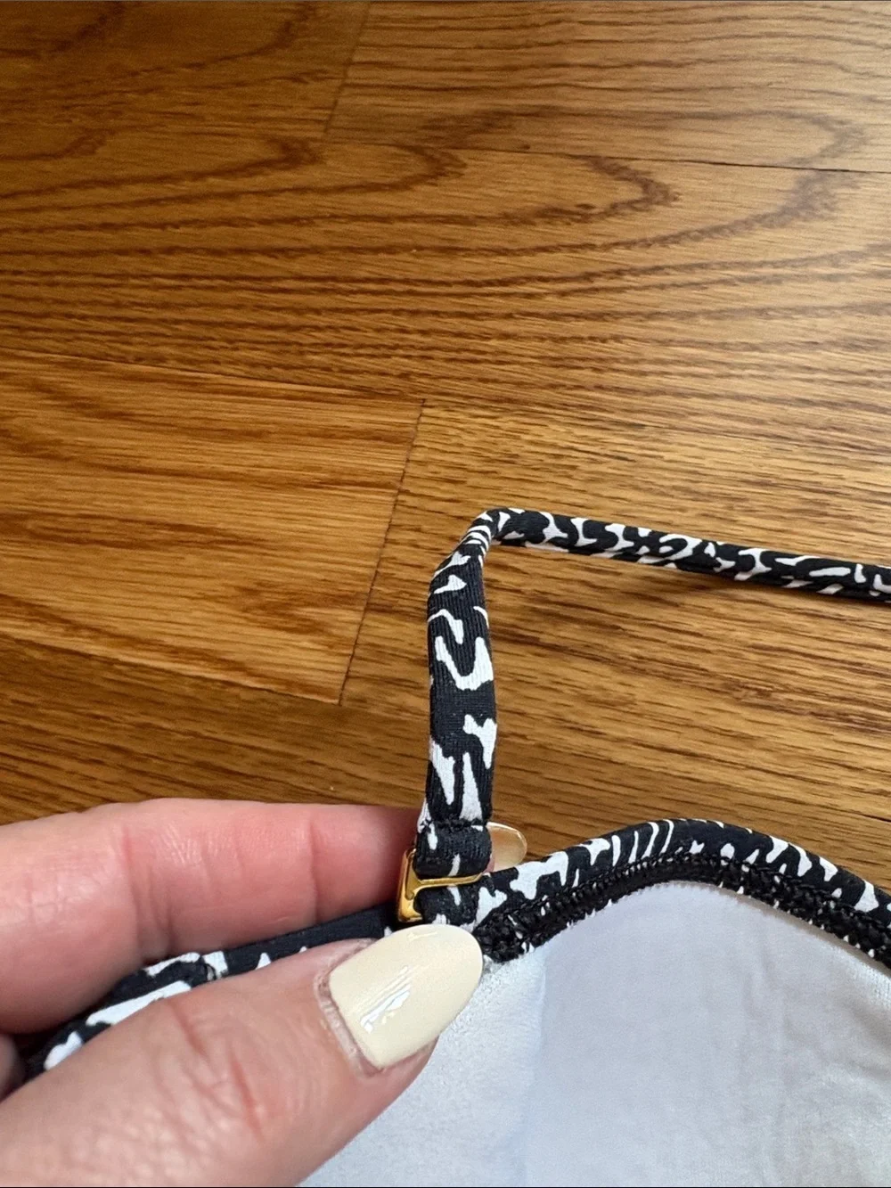 La Blanca Black White Pattern Bandeau Bikini halter removbl strap gold hardware